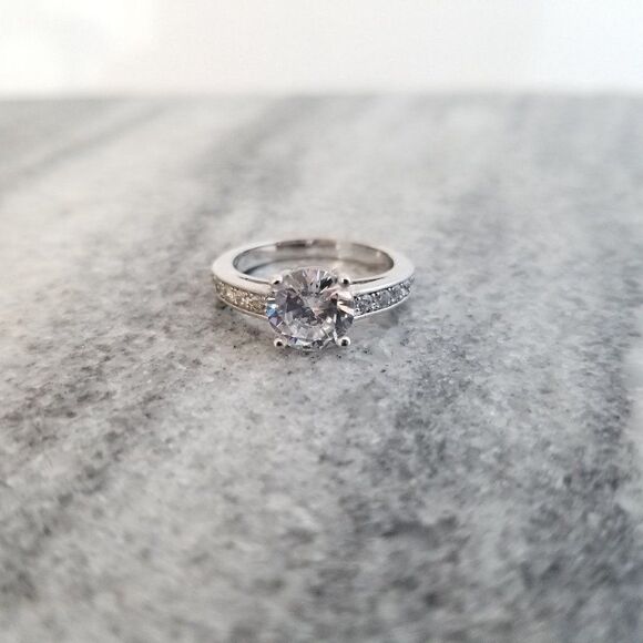 Vintage Silver Tone Rhinestone Ring, About Size 7, Solitare Band, Estate - Picture 7 of 7